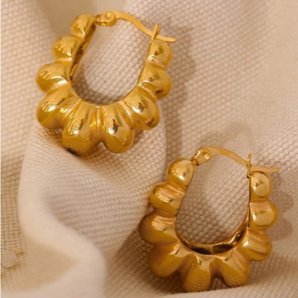 ◾️18k Gold Plated Statement Metal Texture Hoop Earrings